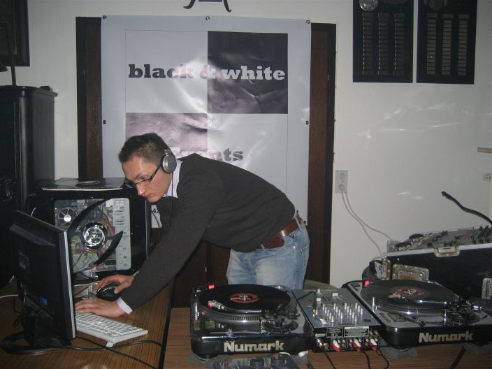 Uwe_DJ Bash.jpg Uwe_DJ Bash.jpg